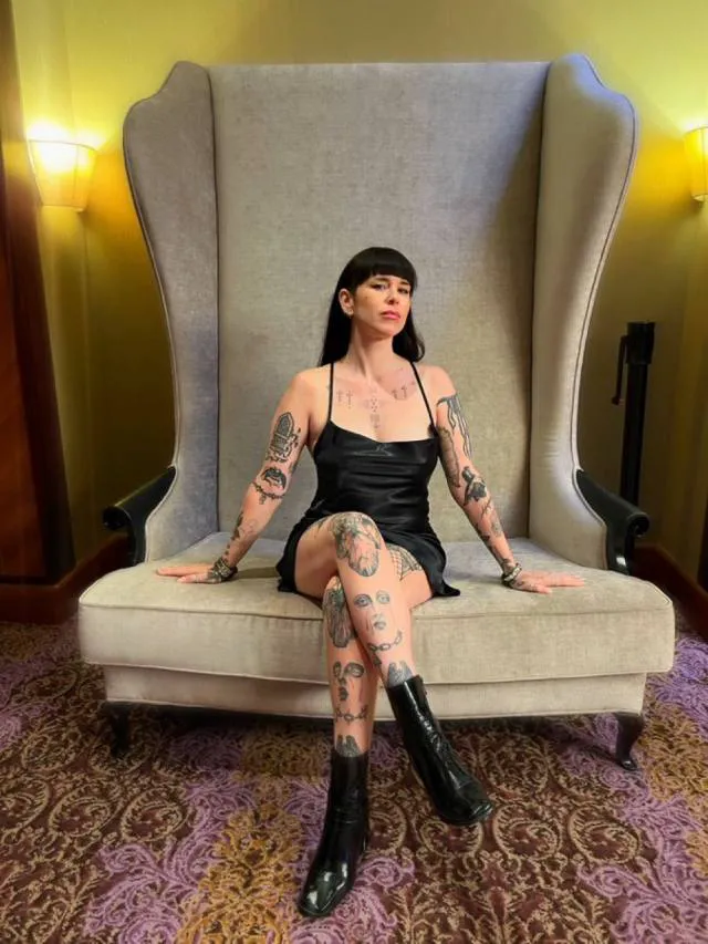 Mistresse084