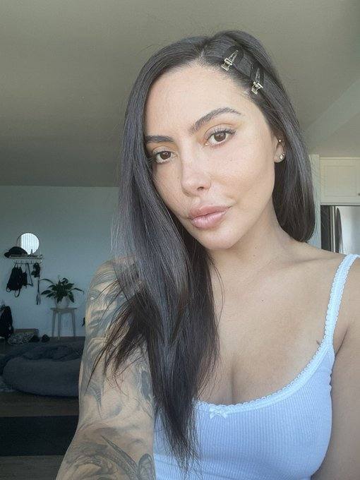 Hi
